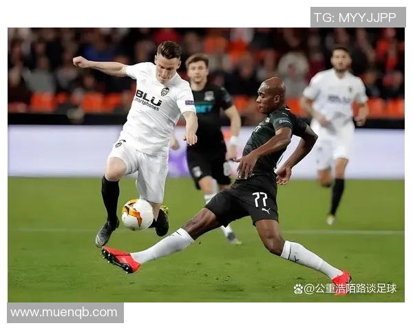 足球巨星极限挑战集锦 赛场内外的巅峰对决与突破